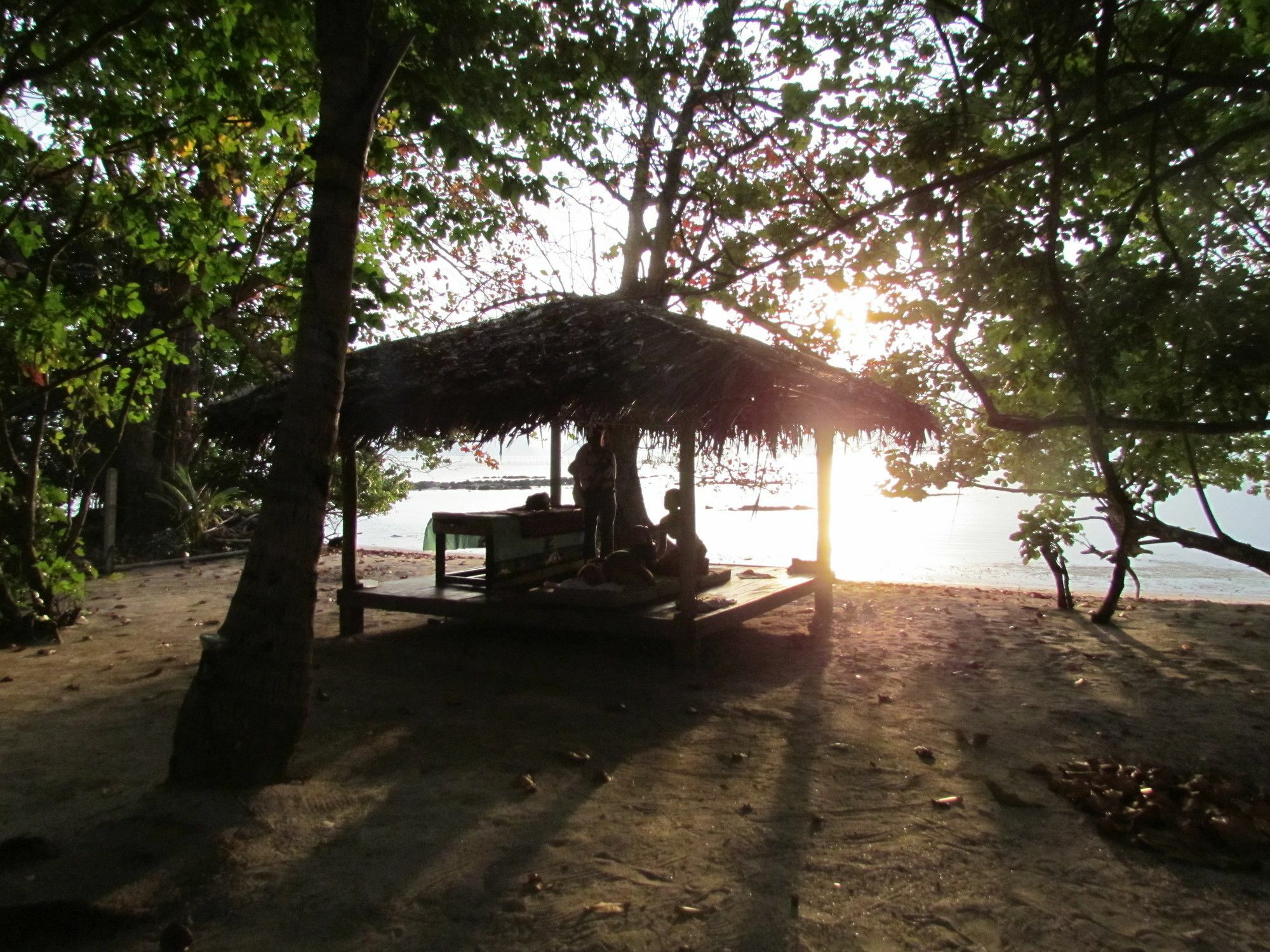 Melina Beach Front Bungalows Tha Lane Bay Exterior photo